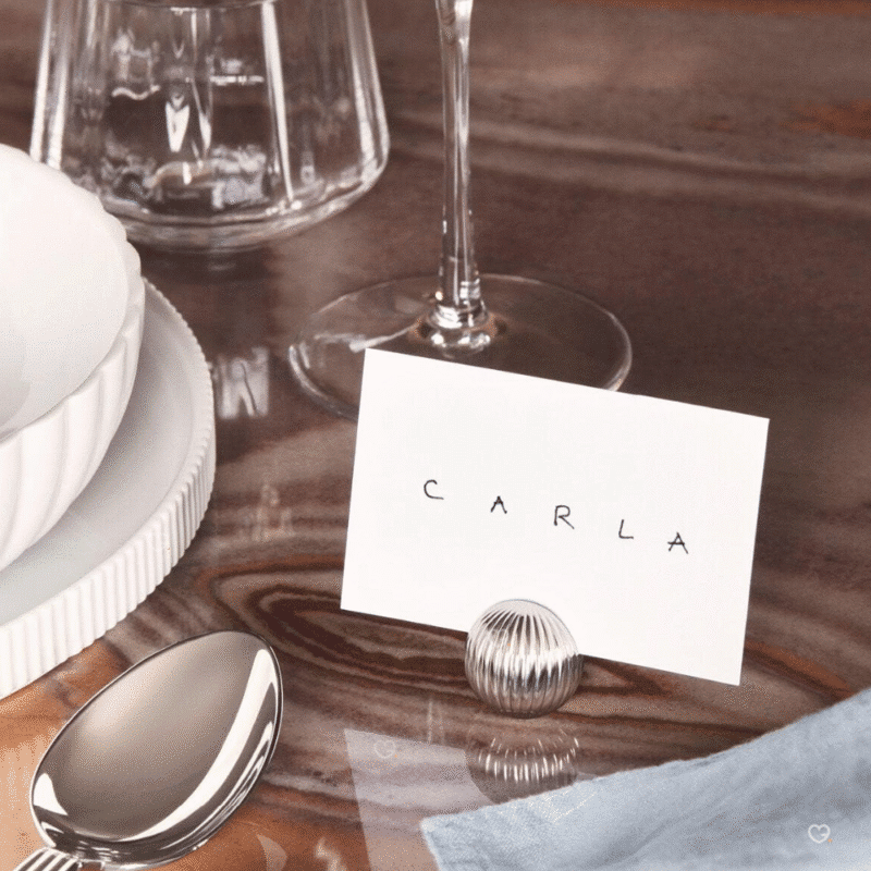 Westwing adventskalender 2025 lifestyle beinhaltet Kerzen, Vasen, Karaffen und andere Dekorationen