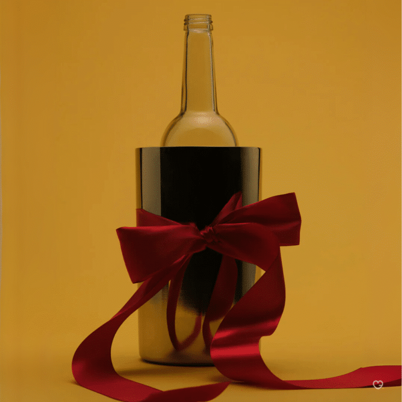 Westwing adventskalender 2025 lifestyle beinhaltet Kerzen, Vasen, Karaffen und andere Dekorationen