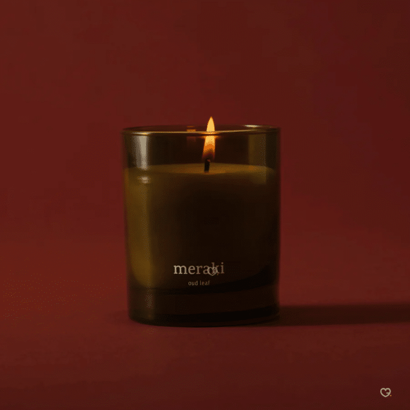 Westwing adventskalender 2025 lifestyle beinhaltet Kerzen, Vasen, Karaffen und andere Dekorationen