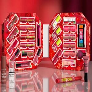 Geöffnete NYX Bling Box 2026 mit 24 Make-up-Produkten in Originalgröße