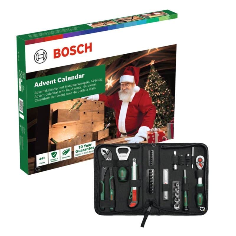 Geöffnete Stofftasche des Bosch Adventskalender 2026 mit sortierten Werkzeugen