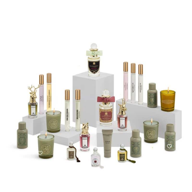 Penhaligon's Adventskalender 2026, die 24 Produkte auf Podesten