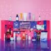 Stylevana Adventskalender 2026 geoeffnet mit nummerierten Tuerchen und ausgepackten K-Beauty-Produkten