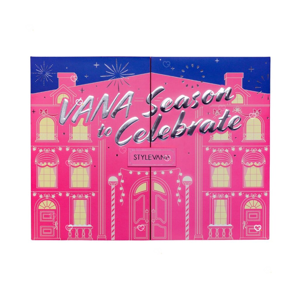 Stylevana Adventskalender 2026 Verpackung geschlossen mit VANA Season to Celebrate Motiv auf weissem Hintergrund