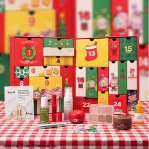 YesStyle Adventskalender 2026 geöffnet, 35 koreanische Pflege- und Make-up-Artikel ausgepackt