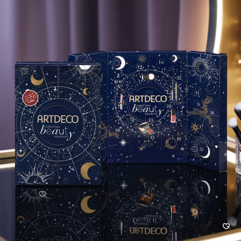 Artdeco Adventskalender 2025 mit 24 Beauty-Überraschungen in festlicher Box, inkl. Blush Couture Limited Edition.