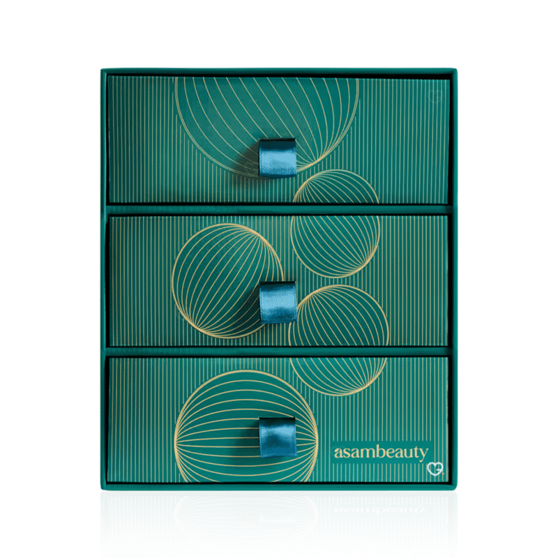 AsamBeauty Prestige Adventskalender 2025 mit 24 Originalgrößen aus Pflege und Make-up in luxuriöser festlicher Box.