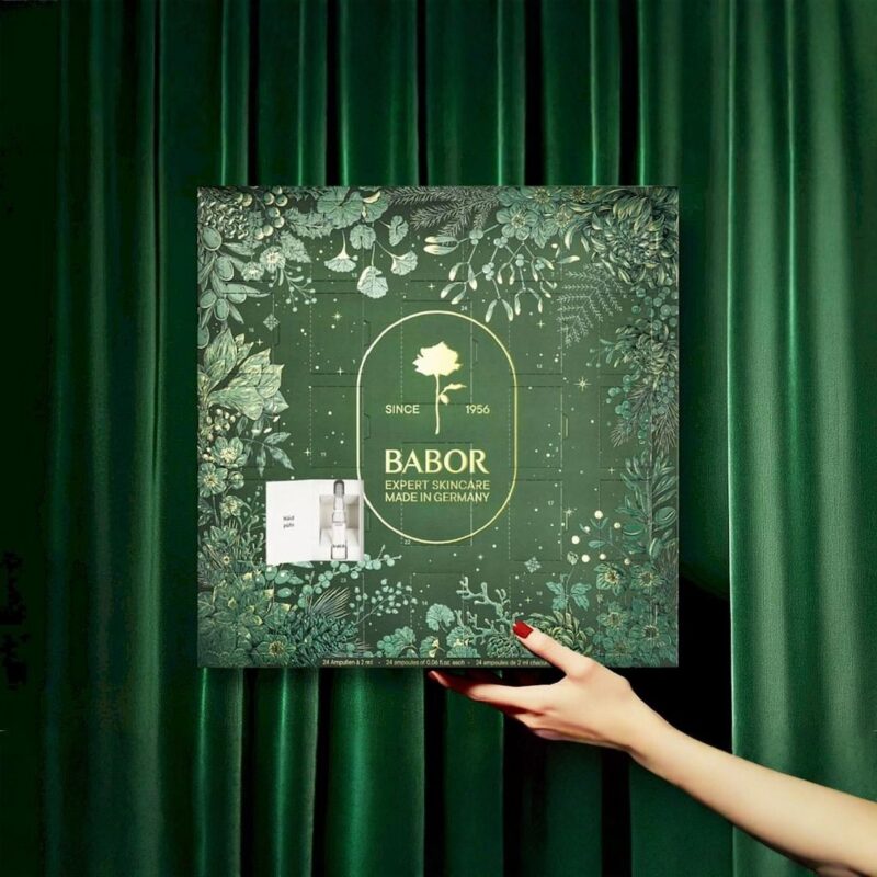 Babor Adventskalender 2025 mit 24 luxuriösen Ampullen für Feuchtigkeit, Regeneration, Glow und Lifting in festlicher Box.