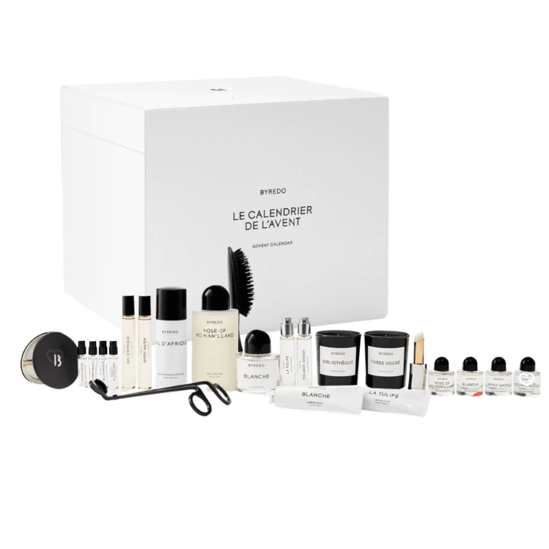 Byredo Adventskalender 2025 in festlicher Box mit 24 Luxusminiaturen aus Parfum, Kerzen, Handcreme und Accessoires.