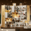 Diptyque Adventskalender 2025 mit 25 luxuriösen Mini-Kerzen, Parfums und Pflegeprodukten in festlicher Geschenkbox.