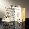 Diptyque Adventskalender 2025 mit 25 luxuriösen Mini-Kerzen, Parfums und Pflegeprodukten in festlicher Geschenkbox.