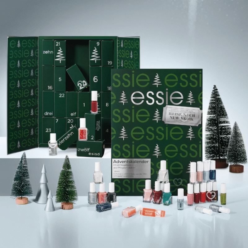 Essie Adventskalender 2025 mit 24 Nagellack- und Pflege-Überraschungen, inkl. 11 Full-Size und exklusiven US-Shades.