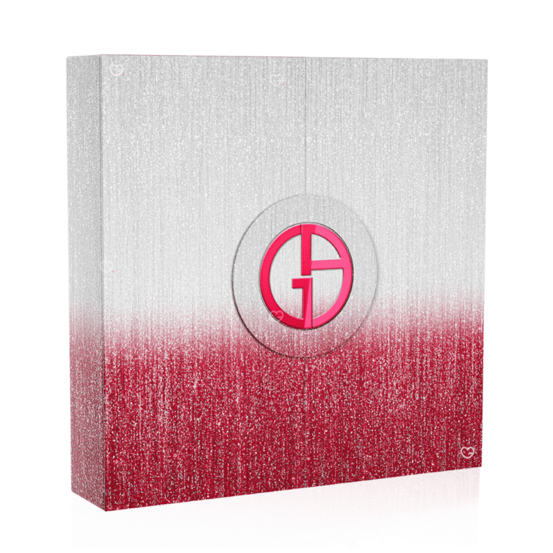 Giorgio Armani Adventskalender 2025 in roter Luxusbox mit 24 Beauty-Highlights wie Parfum, Make-up und Skincare.