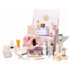 Glossybox Adventskalender 2025 in festlicher Box mit 27 Beauty-Produkten, 19 Fullsize von Marken wie Rituals und Medik8.