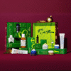 Kiehl’s Adventskalender 2025 mit 24 Hautpflege-Highlights wie Ultra Facial Cream und Seren in festlicher Geschenkbox.