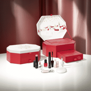Kiko Adventskalender 2025 mit 24 Beauty-Highlights aus Make-up, Hautpflege, Accessoires und festlicher Limited Edition.