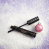 Pink Box Adventskalender 2025 mit 24 Beauty-Highlights wie Serum, Mascara und Eyeshadow Palette für festliche Selfcare.