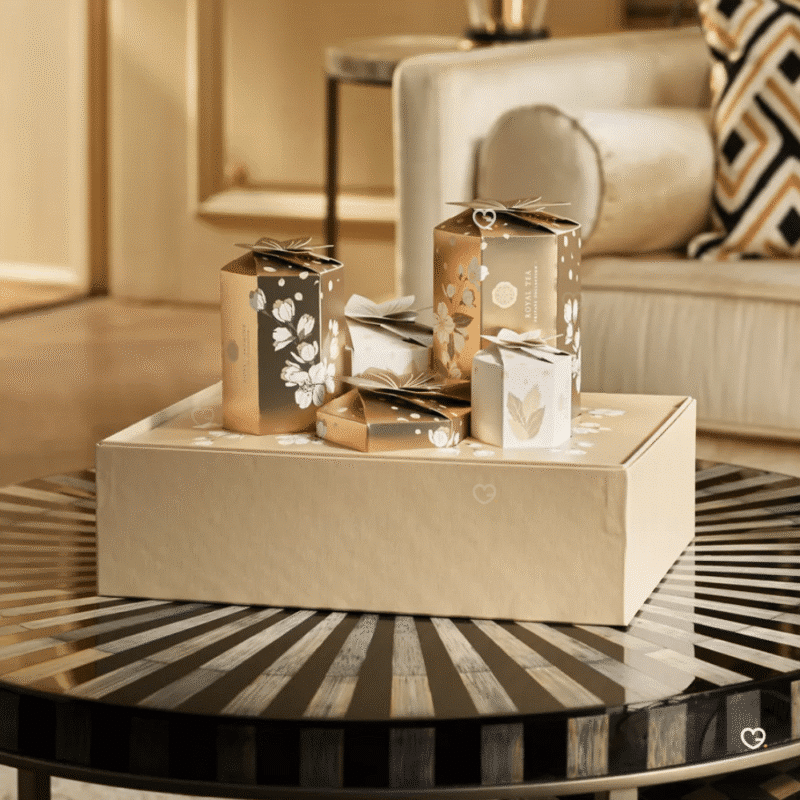Rituals Premium Adventskalender 2025 mit 25 luxuriösen Beauty- und Wellness-Überraschungen in edler festlicher Box.