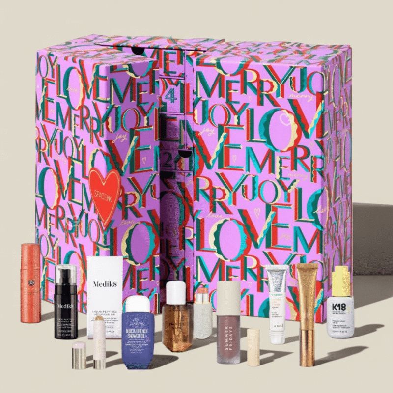 Space NK Adventskalender 2025 in edler Box mit 35 Luxus-Beautyprodukten, darunter 26 Full-Size von Marken wie Tatcha und Olaplex.