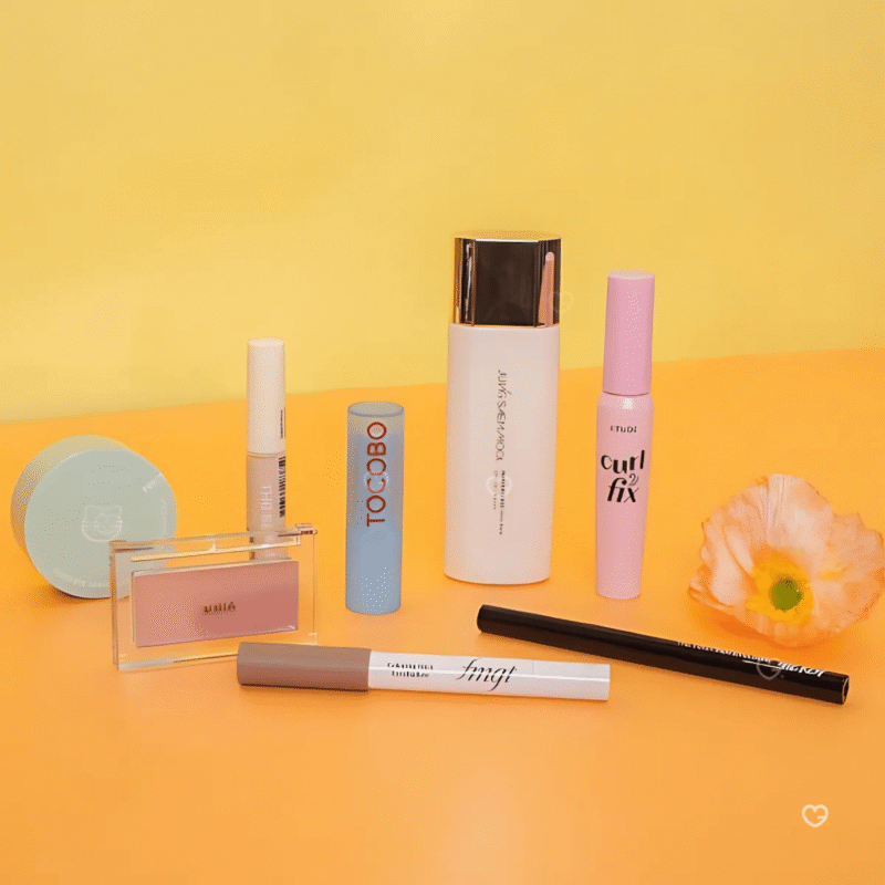 Stylevana Adventskalender 2025 mit 25 K‑Beauty Highlights für Hautpflege, Make‑up und Haarpflege in festlicher Box.
