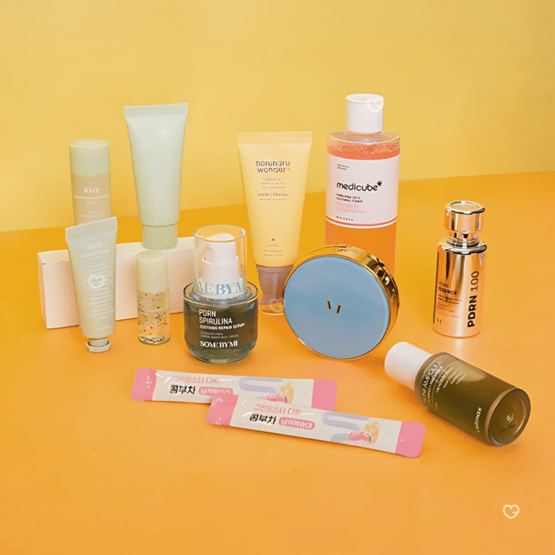 Stylevana Adventskalender 2025 mit 25 K‑Beauty Highlights für Hautpflege, Make‑up und Haarpflege in festlicher Box.