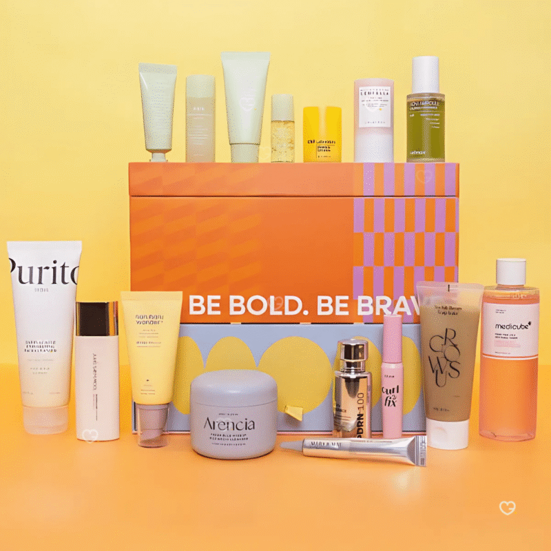 Stylevana Adventskalender 2025 mit 25 K‑Beauty Highlights für Hautpflege, Make‑up und Haarpflege in festlicher Box.