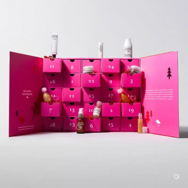 Susanne Kaufmann Adventskalender 2025 in eleganter Box mit 25 luxuriösen Naturkosmetik-Pflegeprodukten für Gesicht, Körper und Bad