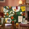 L'Occitane Adventskalender 2026 Box mit den 24 enthaltenen Pflegeprodukten