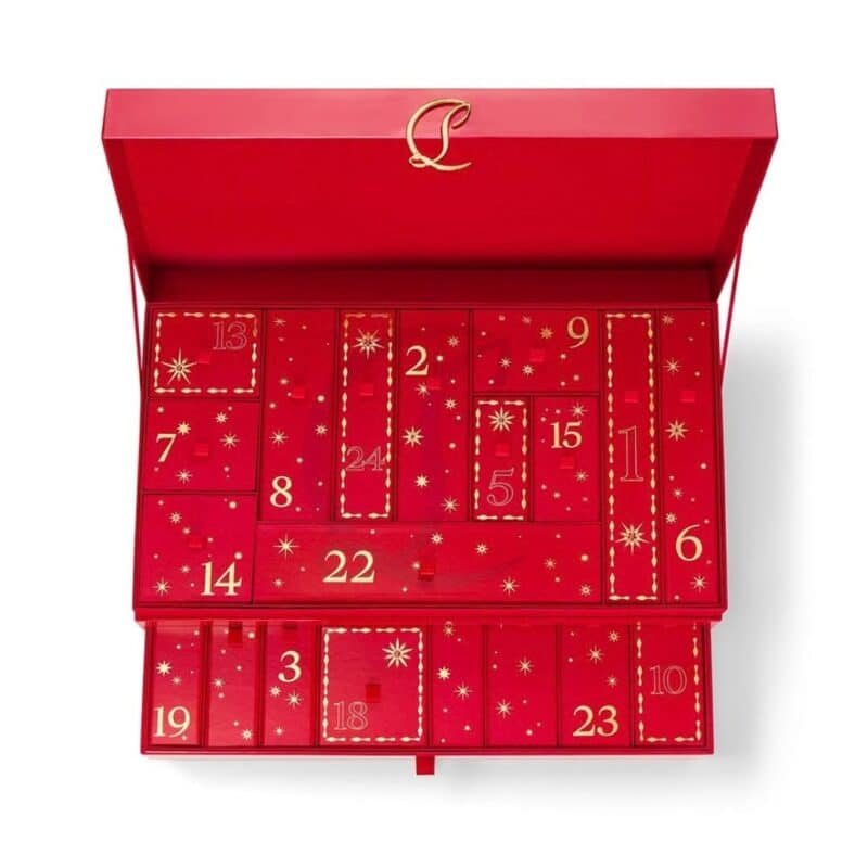 Christian Louboutin Adventskalender 2026, Aufsicht auf die nummerierten Tuerchen