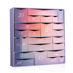 Pink Box Adventskalender 2025 mit 24 Beauty-Highlights wie Serum, Mascara und Eyeshadow Palette für festliche Selfcare.