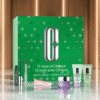 Clinique Adventskalender 2025 mit 12 luxuriösen Pflege‑ und Make‑up‑Miniaturen in festlicher Box, ideal zum Verschenken.