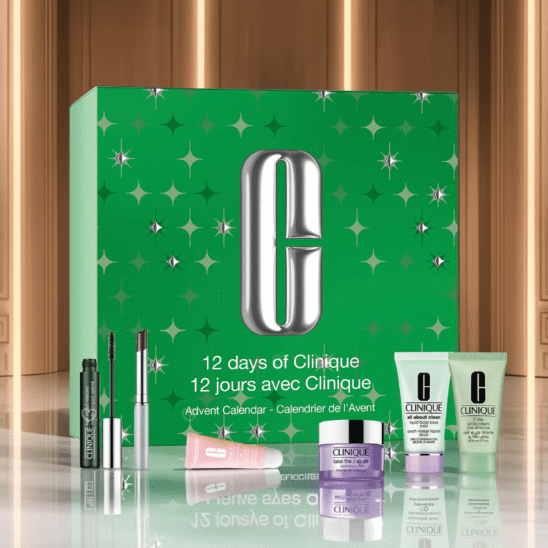 Clinique Adventskalender 2025 mit 12 luxuriösen Pflege‑ und Make‑up‑Miniaturen in festlicher Box, ideal zum Verschenken.