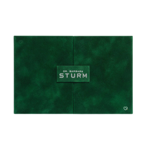 Dr. Barbara Sturm Adventskalender 2025 mit 24 luxuriösen Skincare‑Essentials in eleganter weiß‑goldener Geschenkbox.
