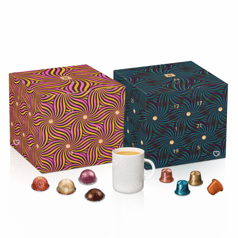 Nespresso Vertuo Adventskalender 2025 mit 24 Kaffeekapseln und limitierter Porzellantasse in festlicher Geschenkbox.
