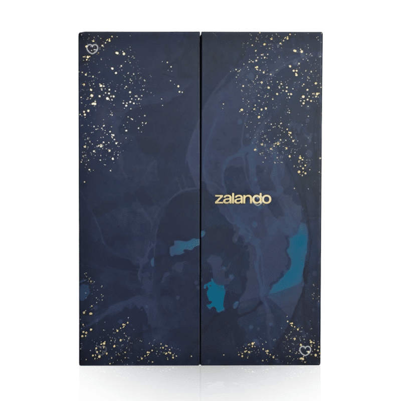 Zalando Beauty Adventskalender 2025 mit 24 Luxus‑Miniaturen von Marken wie Lancôme und Clinique in eleganter gold‑weißer Box.