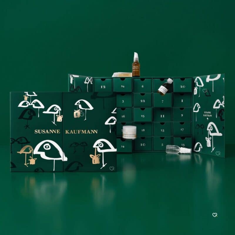 Susanne Kaufmann Adventskalender 2026, Detailansicht der doppelstöckigen Schublade aus recyceltem Karton