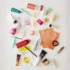 Geöffneter Zalando Beauty Adventskalender 2026 mit sichtbaren Türchen und einzelnen Beauty-Produkten