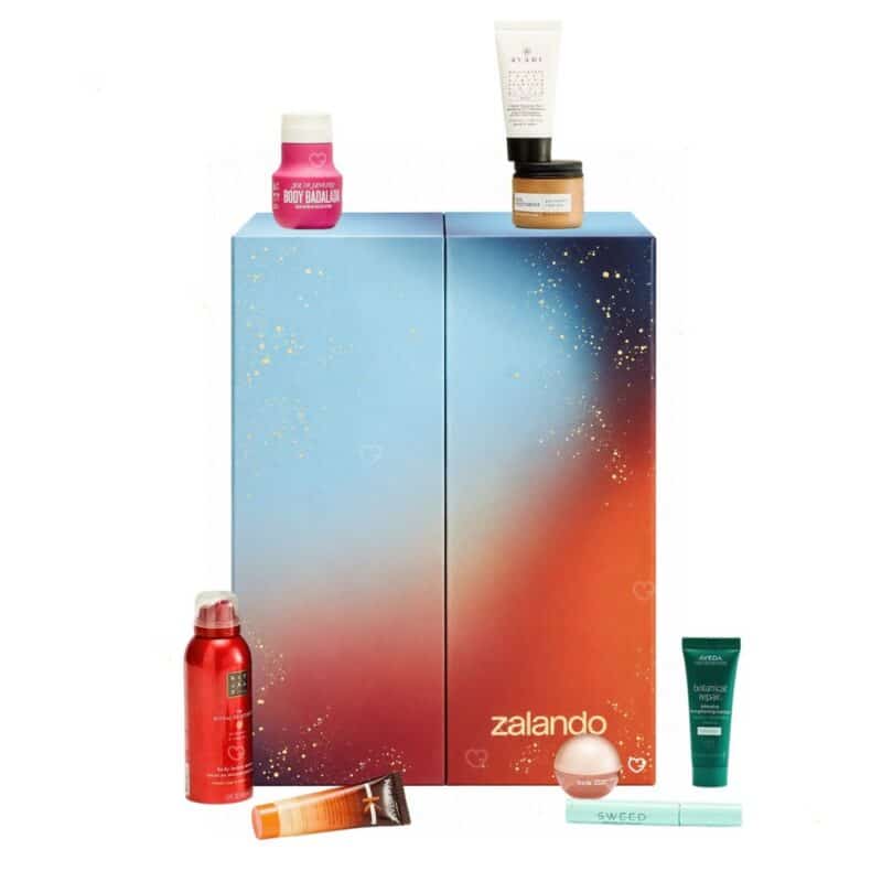 Produktstapel aus dem Zalando Beauty Adventskalender 2026 mit K-Beauty- und Prestige-Marken wie Elemis und Beauty of Joseon
