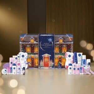 NIVEA Adventskalender 2026 Box mit komplettem Inhalt, 18 Pflegeprodukte und 6 Accessoires