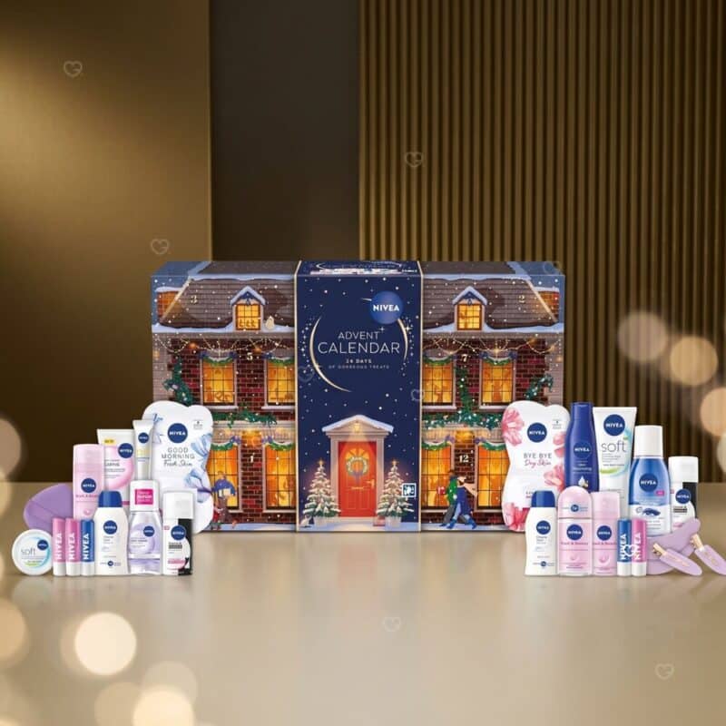 NIVEA Adventskalender 2026 Box mit komplettem Inhalt, 18 Pflegeprodukte und 6 Accessoires