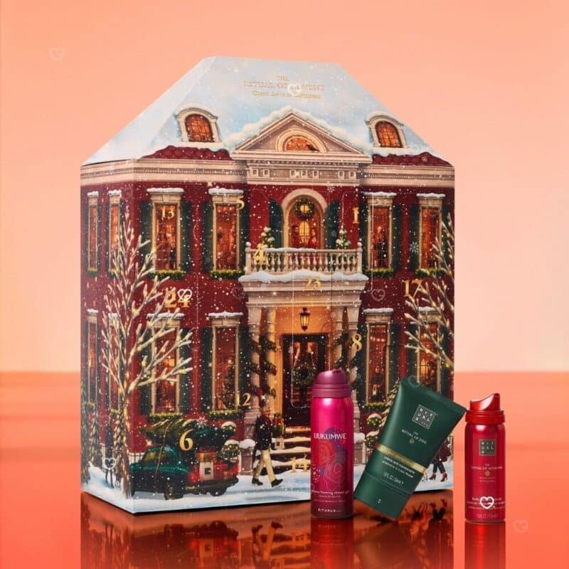 Rituals Adventskalender 2026 mit drei Körperpflegeprodukten in Nahaufnahme