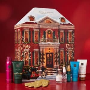 Rituals Adventskalender 2026 mit Pflegeprodukten vor der Stadthaus-Box