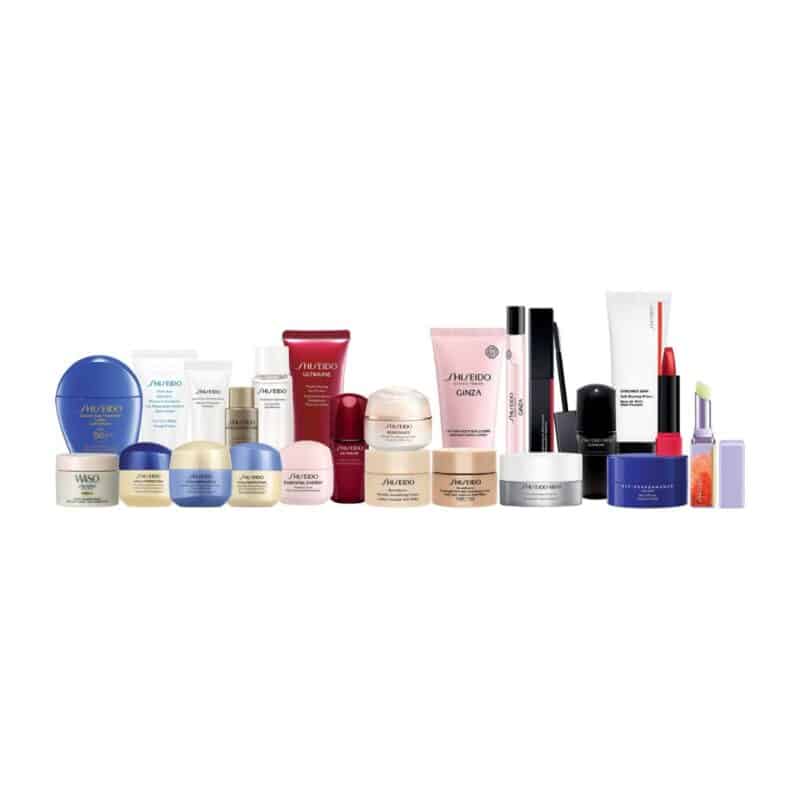 Alle Produkte des Shiseido Adventskalenders 2026 nebeneinander, 24 Tuerchen japanische Pflege