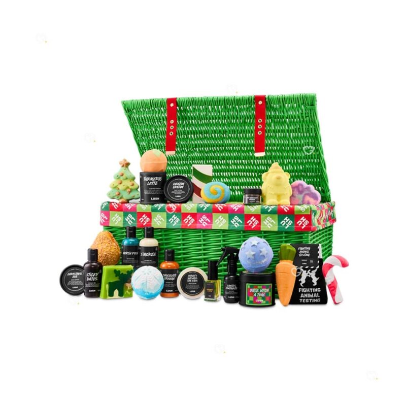 Kompletter Inhalt des Lush Adventskalender 2026, die 25 Beauty- und Badeprodukte flach ausgelegt
