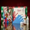 Kiehl's Adventskalender 2026, geschlossene und geoeffnete Ansicht der Box nebeneinander