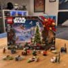 Mandalorian Adventskalender von Lego mit Mando, Grogu und Mini-Fahrzeugen im Detail