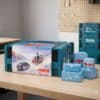 Geöffneter Makita MAKPAC Adventskalender 2026 auf der Werkbank