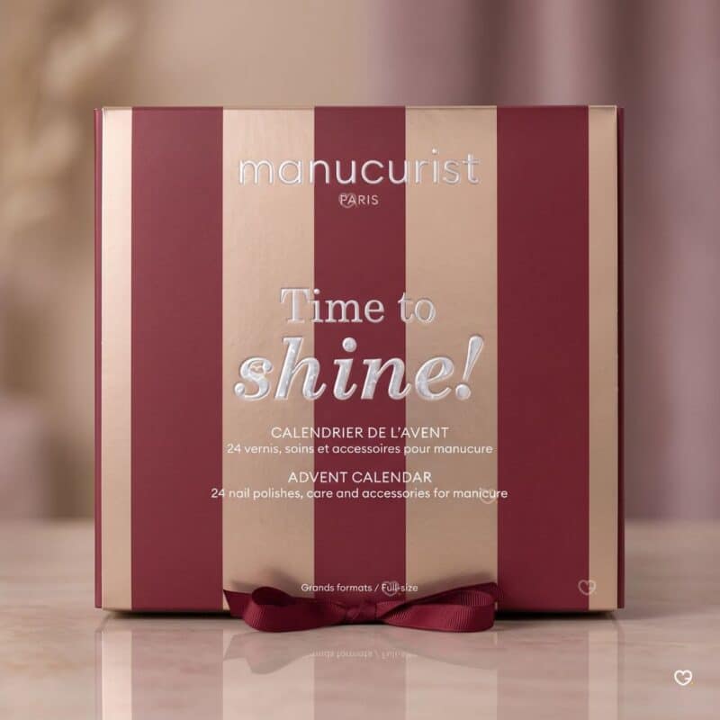 Manucurist Adventskalender 2026 Box auf Marmor