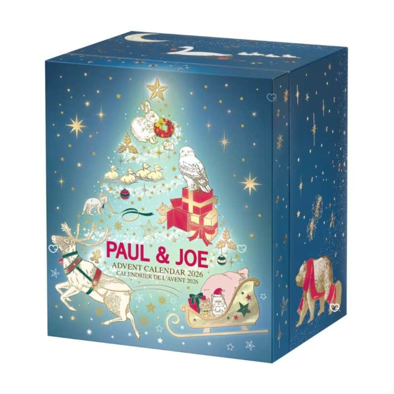 Paul and Joe Adventskalender 2026, geschlossene nachtblaue Schubladenbox mit Weihnachtsbaum und Tierillustration von Sophie Mechaly