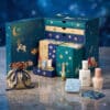 Paul and Joe Adventskalender 2026, geoeffnete Schubladenbox mit Produkten und Beuteltasche